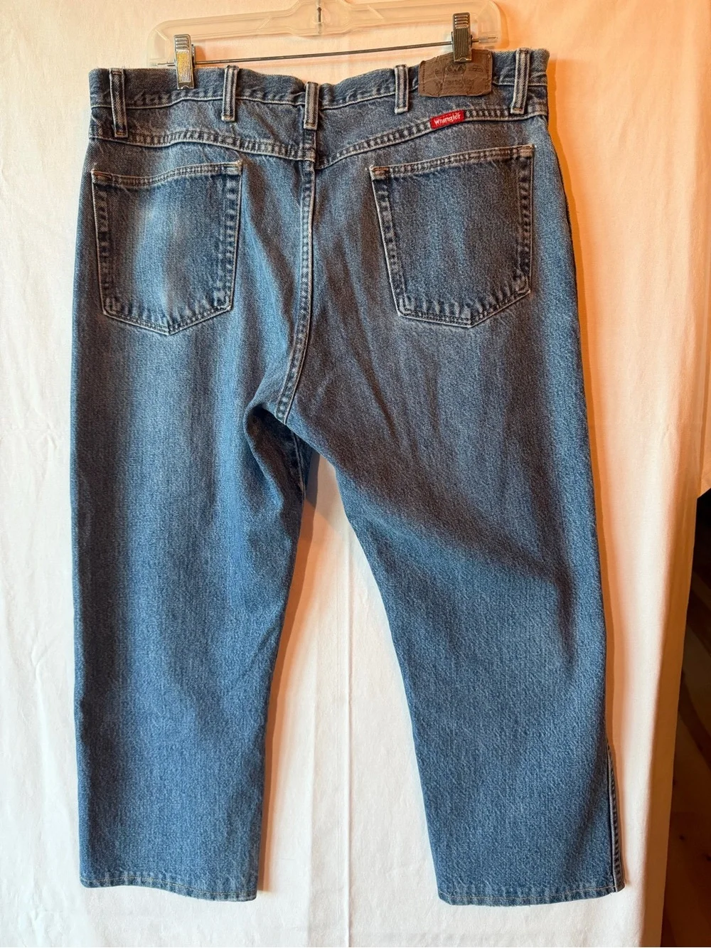 Classic Men's Wrangler Blue Denim Jeans 38 x 24